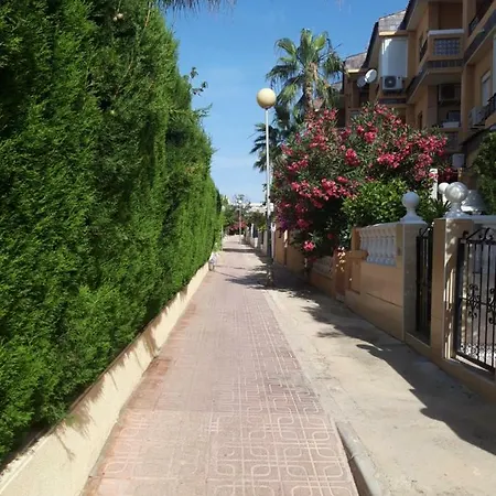 Punta Prima Pleasure With Private Parking In A Gated Community Close To The Beach Torrevieja Buitenkant foto