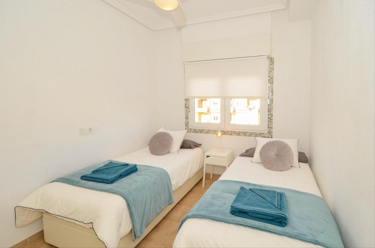 Punta Prima Pleasure With Private Parking In A Gated Community Close To The Appartement *