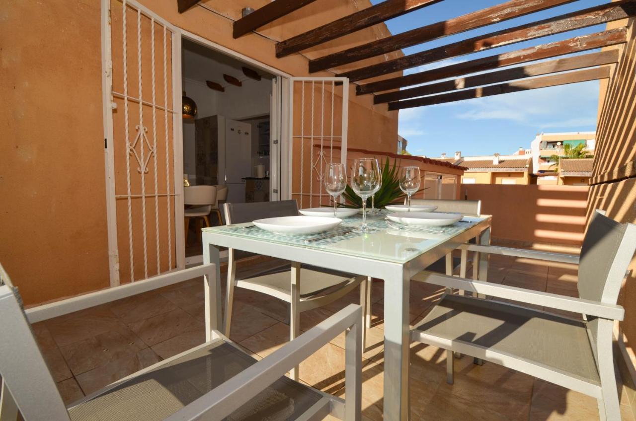 Punta Prima Pleasure With Private Parking In A Gated Community Close To The Appartement