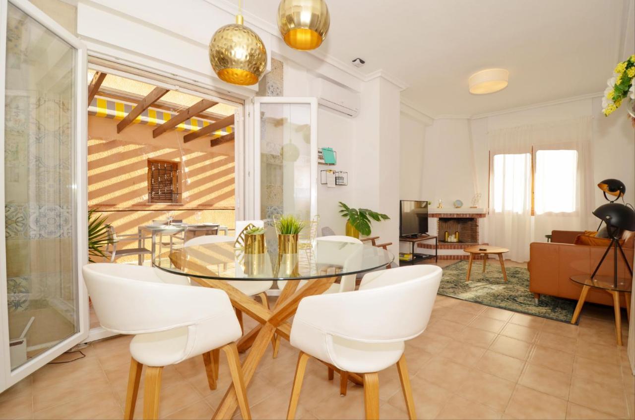 Punta Prima Pleasure With Private Parking In A Gated Community Close To The Apartment *