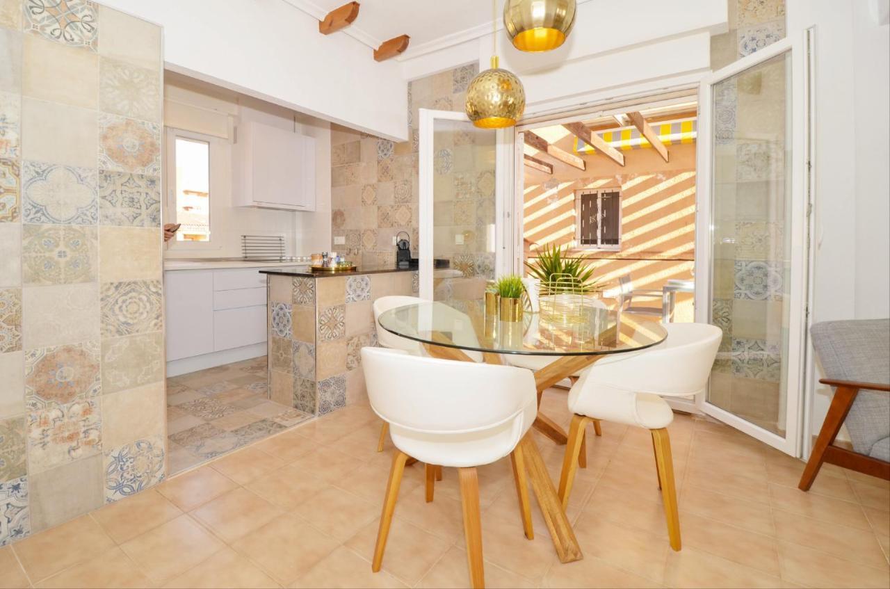 Apartment Punta Prima Pleasure With Private Parking In A Gated Community Close To The Torrevieja